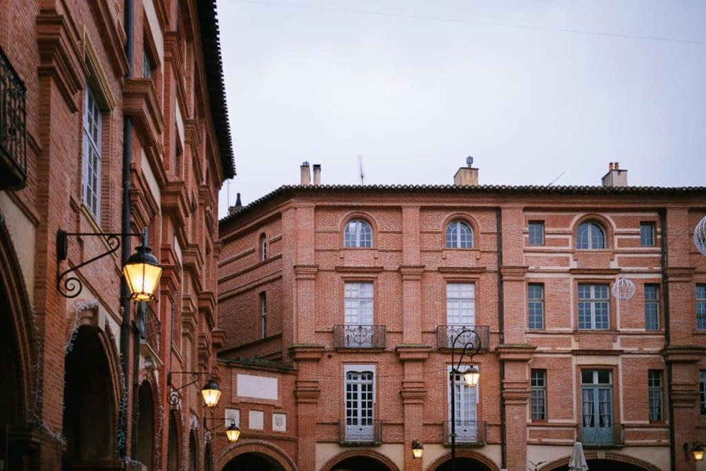 Room Five - Parking, Balneotherapie, Place Nationale, Un Havre De Paix Montauban Exterior photo